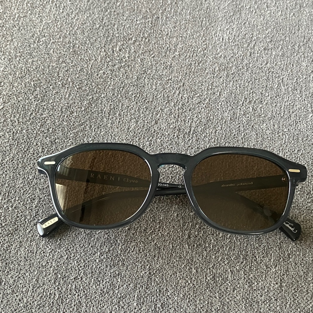 RAEN / CLYVE POLARIZED   
GRAY BLUE 
MINT condition!
Pet and smoke free house. - Picture 9 of 10